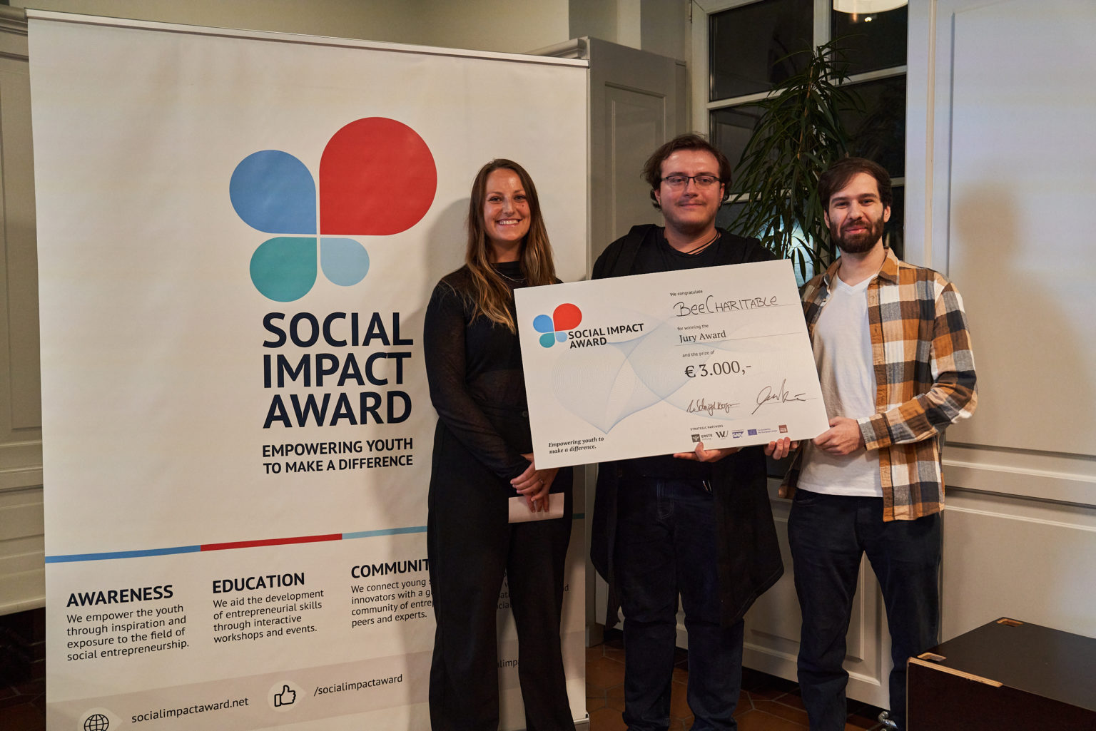 „BeeCharitable“ unter den besten 5 Social Start-Ups Deutschlands