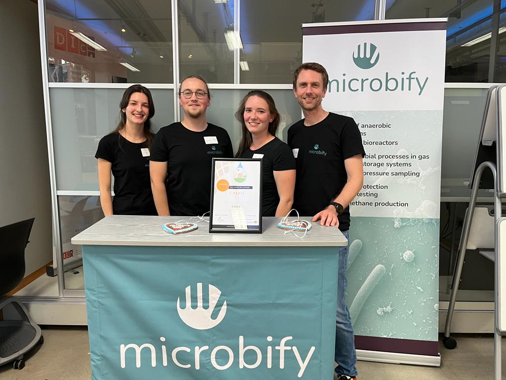 Start-up MICROBIFY ist Sieger beim HOCHSPRUNG AWARD 2023